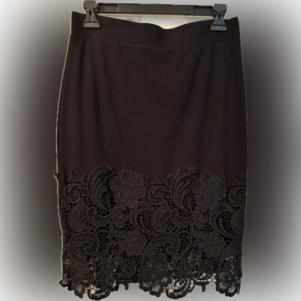 Black Lace-Hem Pencil Skirt